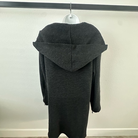 Amisu Charcoal Hooded Cape - Picture 5 of 10